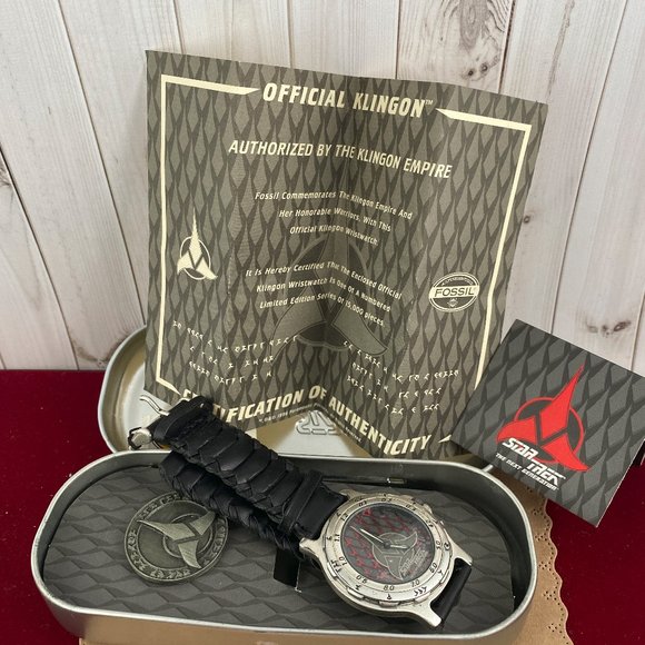 Vintage NEW with Tags Star Trek Next Generation Watch, Pin with Box - Picture 1 of 9